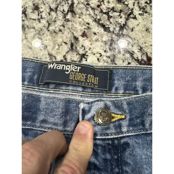 Wrangler Jeans Mens 35x30 Blue Denim George Straight Cowboy Cut Original Fit - Picture 7 of 9